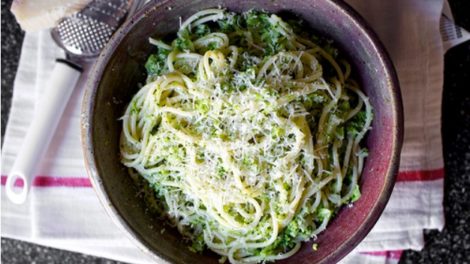 Špageti sa kremastim brokoli pestom
