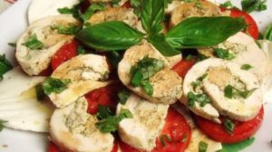 Pileca Caprese salata