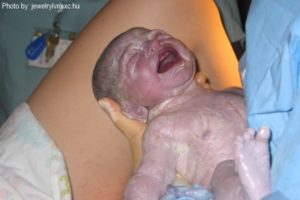 Neraskidiva veza mame i bebe