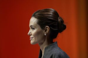 Angelina Jolie dobila titulu počasne dame!