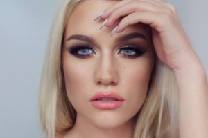 Umetnost šminkanja: Samantha Ravndahl