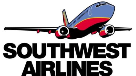 Izbačeni iz aviona zbog tvita!