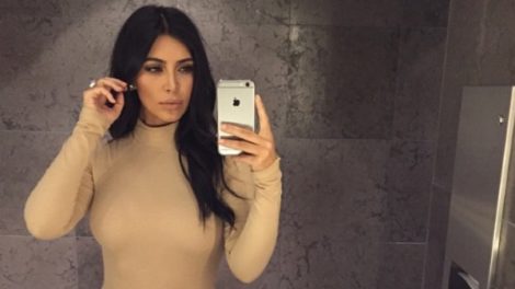Kim Kardashian isekla ćerku sa slike!