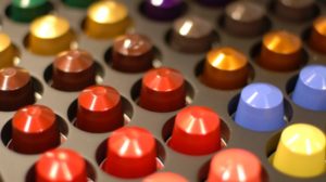 Nespresso novogodišnji ukrasi