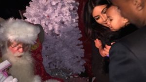Praznične fotografije Kim Kardashian sa porodicom