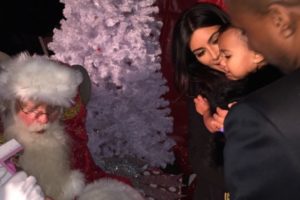 Praznične fotografije Kim Kardashian sa porodicom