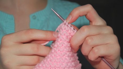 Terapija pletenjem za mentalno zdravlje?