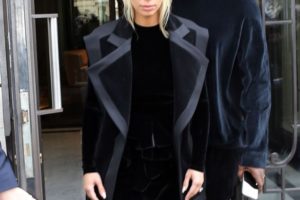 Kim Kardashian postala plavuša?!