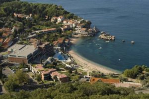 Provedite početak leta u najlepšoj uvali Jadrana