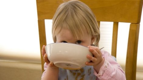 Šta jedu deca u Srbiji i zašto ih nezdravo hranimo?