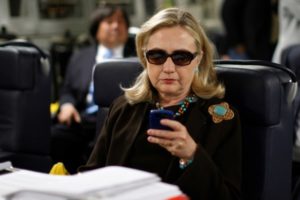 Hillary Clinton maske za Noć veštica