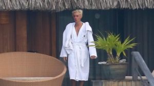 Slike golog Justina Biebera preplavile internet!
