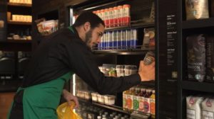 Starbucks donira svu neprodatu hranu
