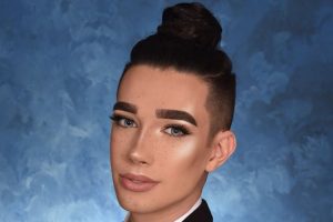 Prvi muški CoverGirl model